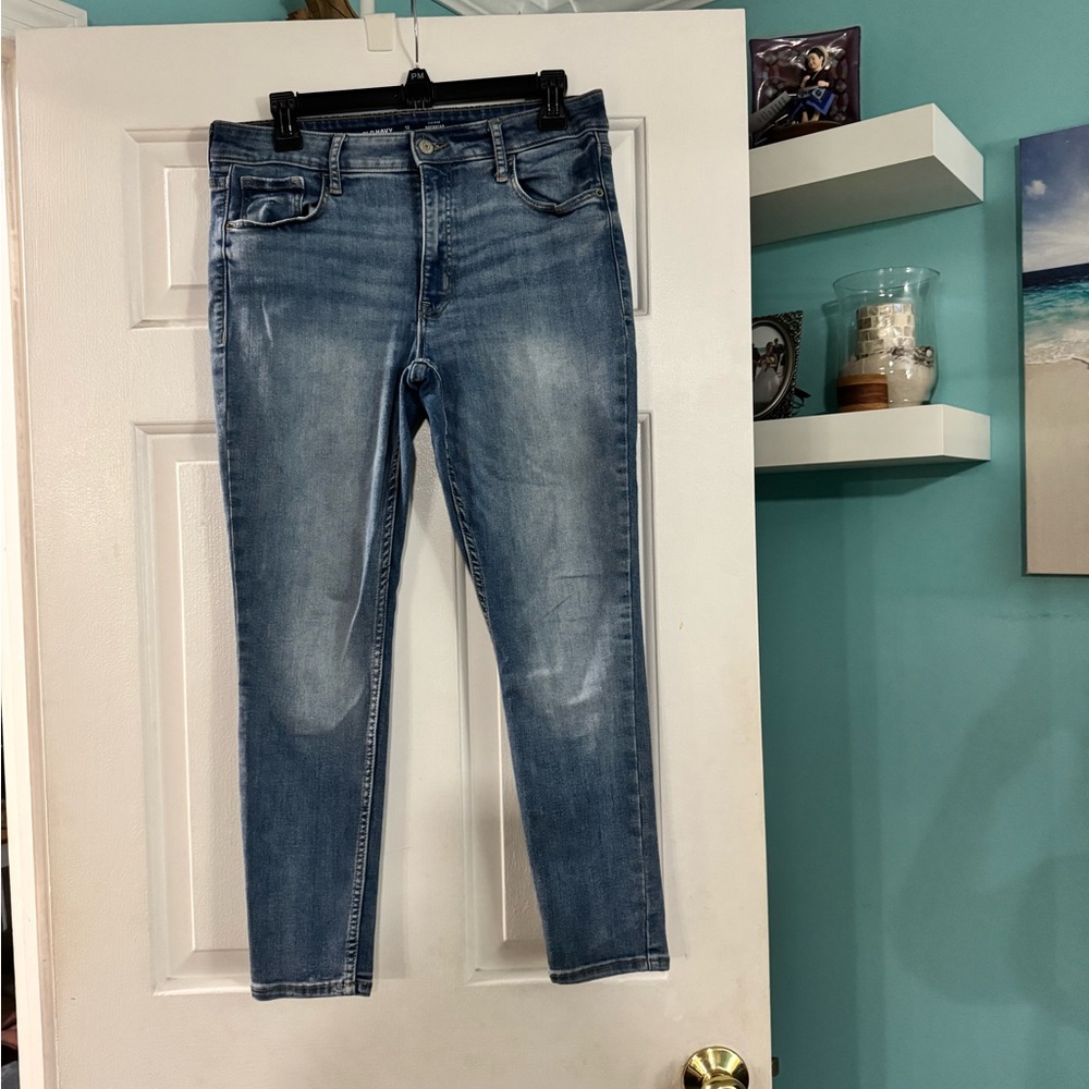 Old Navy Rockstar Super Skinny Jeans